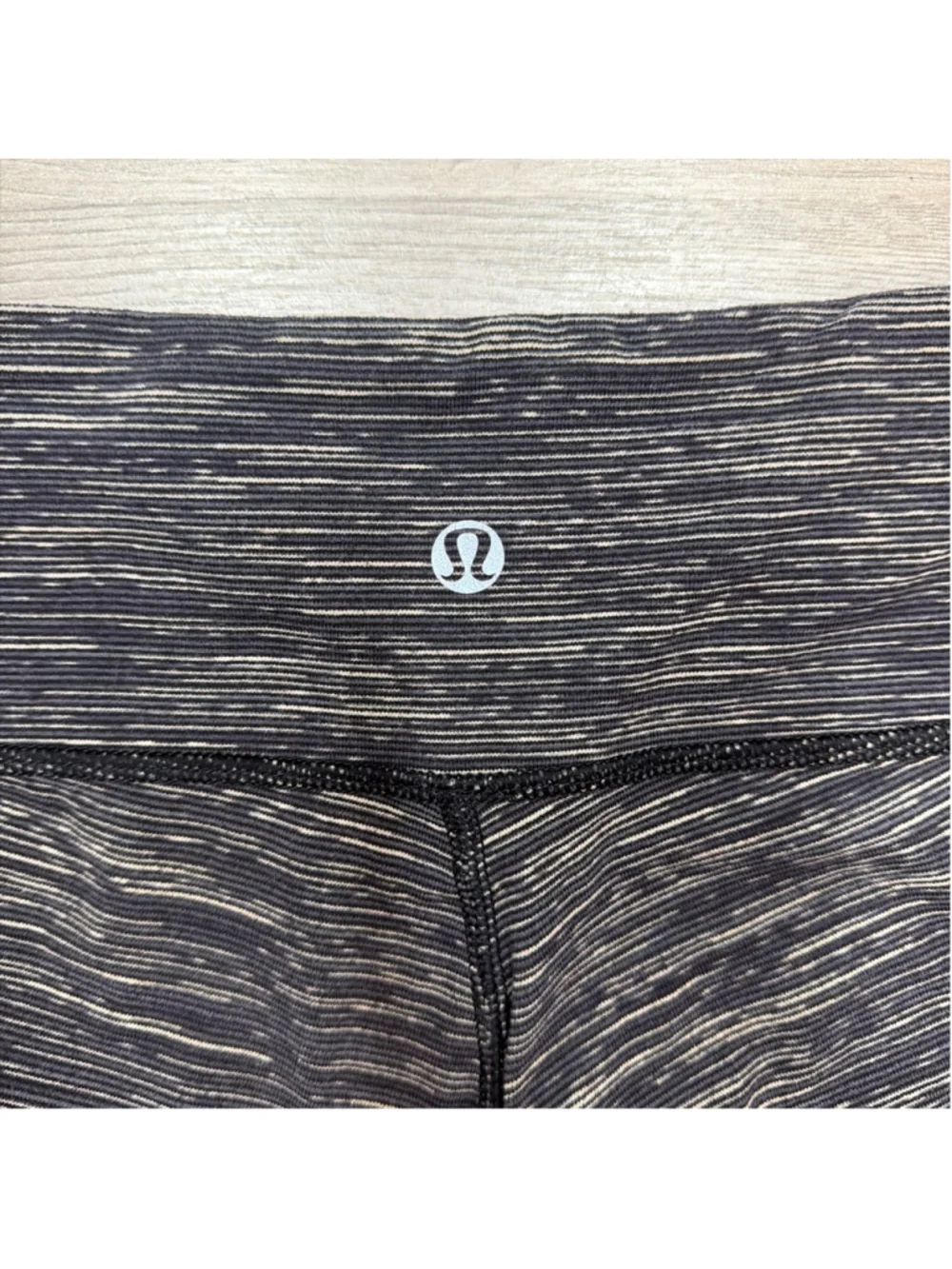 Lululemon Wunder Under Leggings Sz 4 in Wee are From Space Cashew Black!